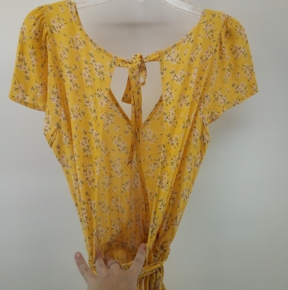 NWT American Eagle Yellow Floral Open Back Romper S Boho - Picture 10 of 15